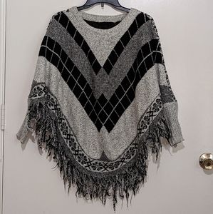 Poncho Knit Black and White Fits XL 2XL 3XL